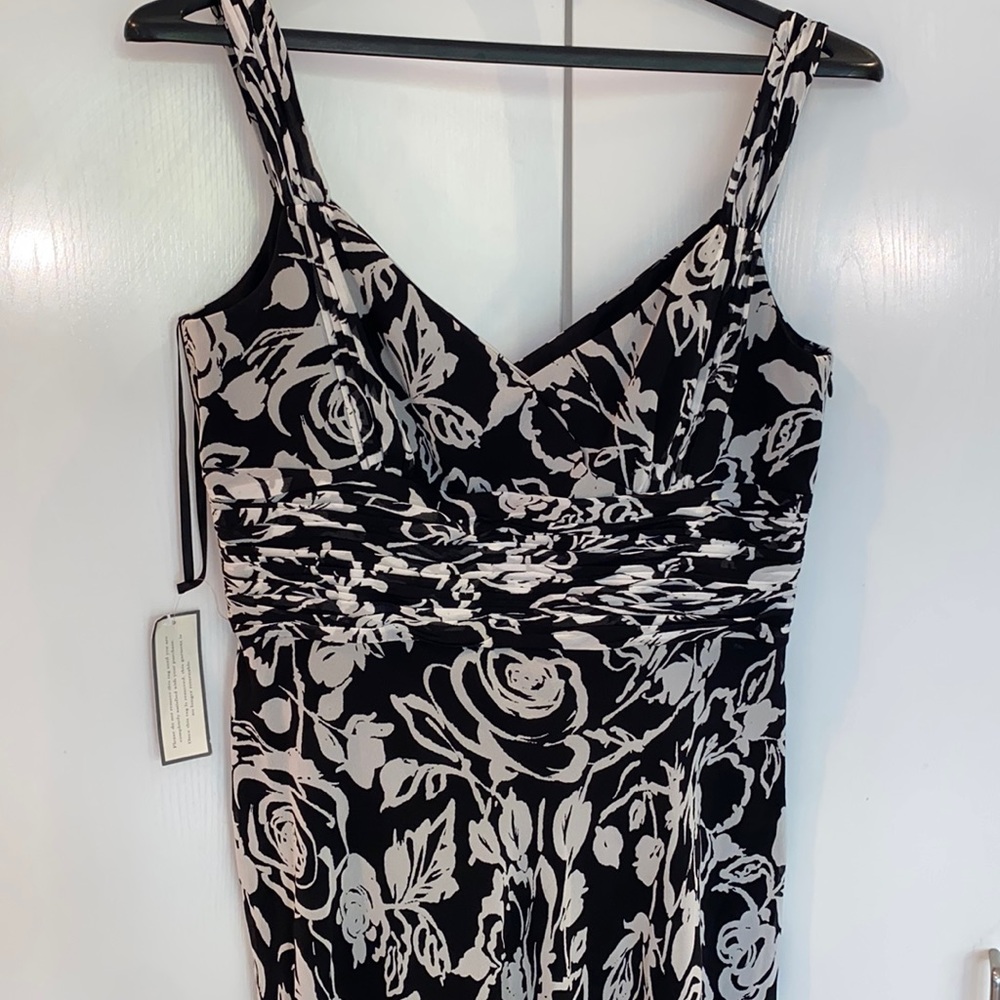 Ann Taylor Black and White Floral Midi Dress